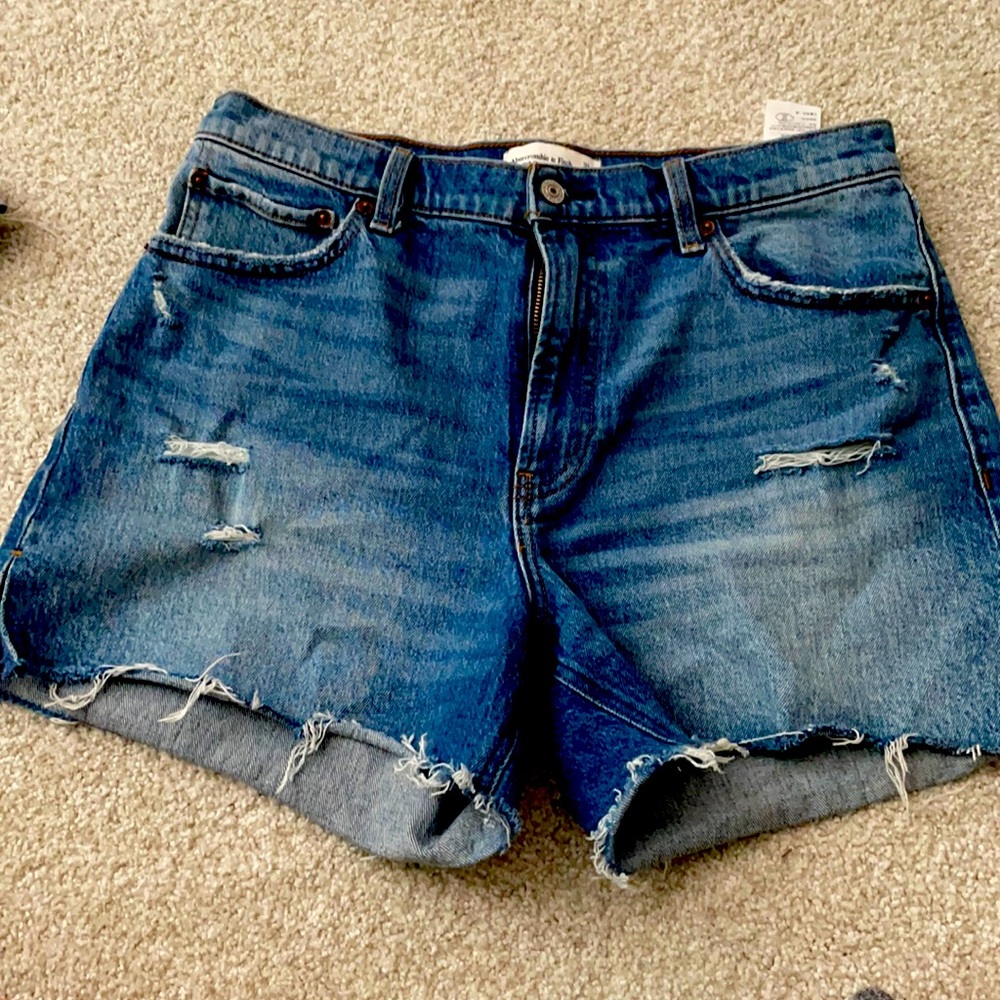 Abercrombie 4in high rise denim short
